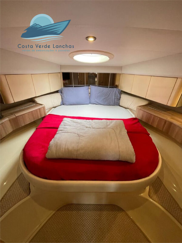 Lancha Fairline 37 Targa - Image 13