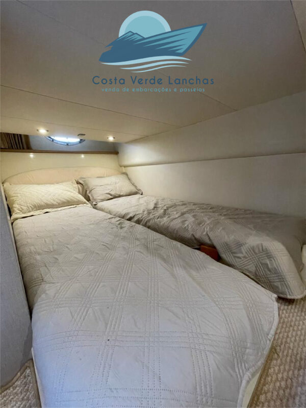 Lancha Fairline 37 Targa - Image 15