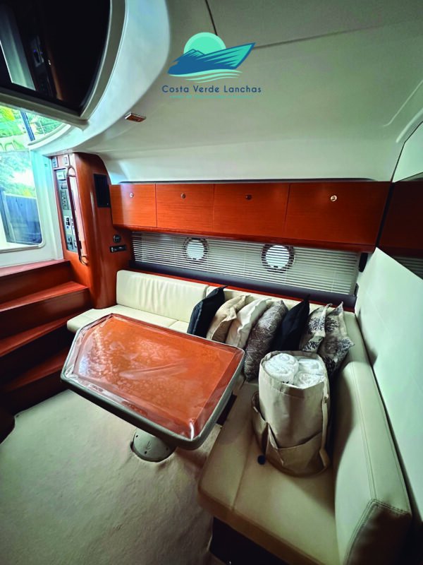 Lancha Beneteau Gran Turismo 38 pés Hardtop – Ano 2012 - Imagem 9