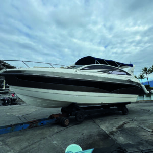 Lancha Real 330 | 33 pés | Ano 2020